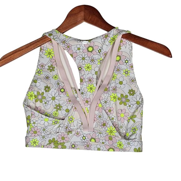 Fabletics Retro Floral Daisy Boost PowerHold High Waisted 6'' Short & Sports Bra - Picture 15 of 16